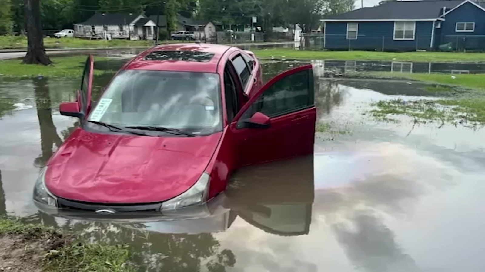 Houston area flooding: FEMA warns of scams targeting victims of severe weather and flooding in southeast Texas [Video]