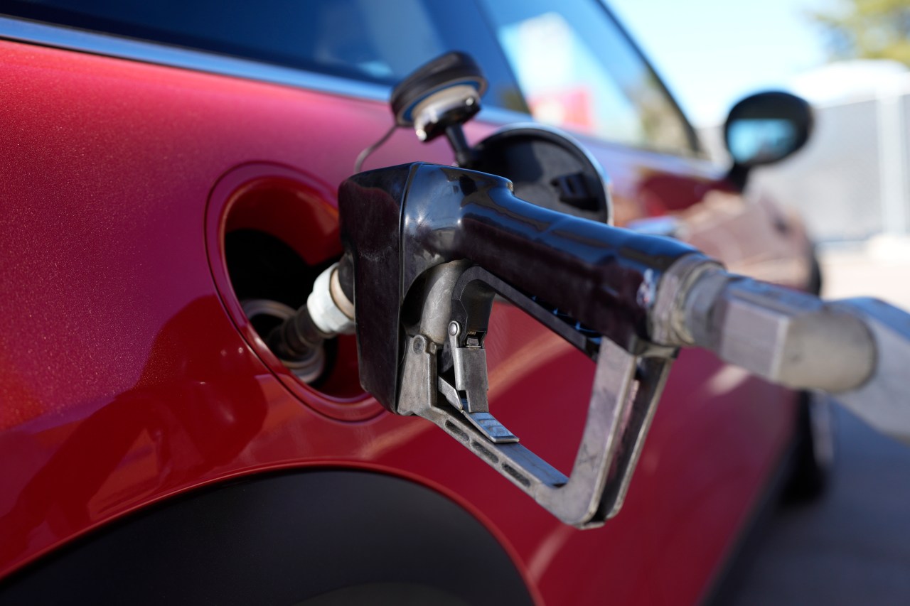 Gas prices in California appear to trend downward: AAA [Video]