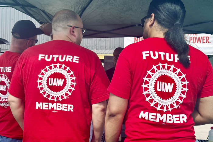 The United Auto Workers faces a key test in the South with upcoming vote at Alabama Mercedes plant [Video]