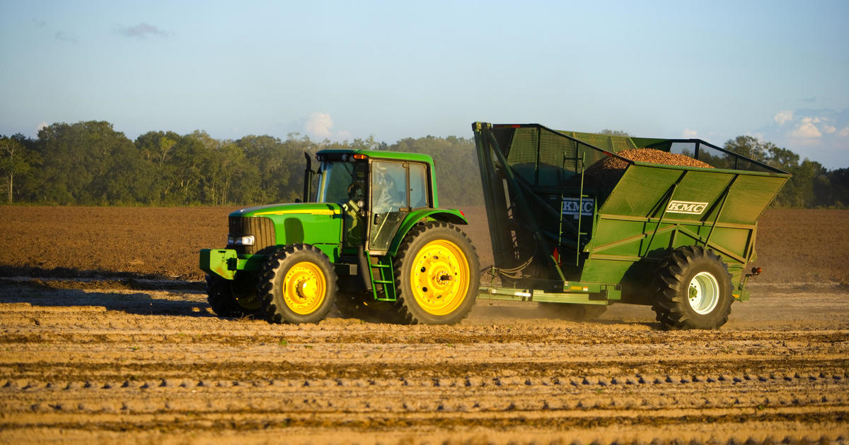 Solar storms cause GPS in tractors to temporarily break during height of planting season [Video]
