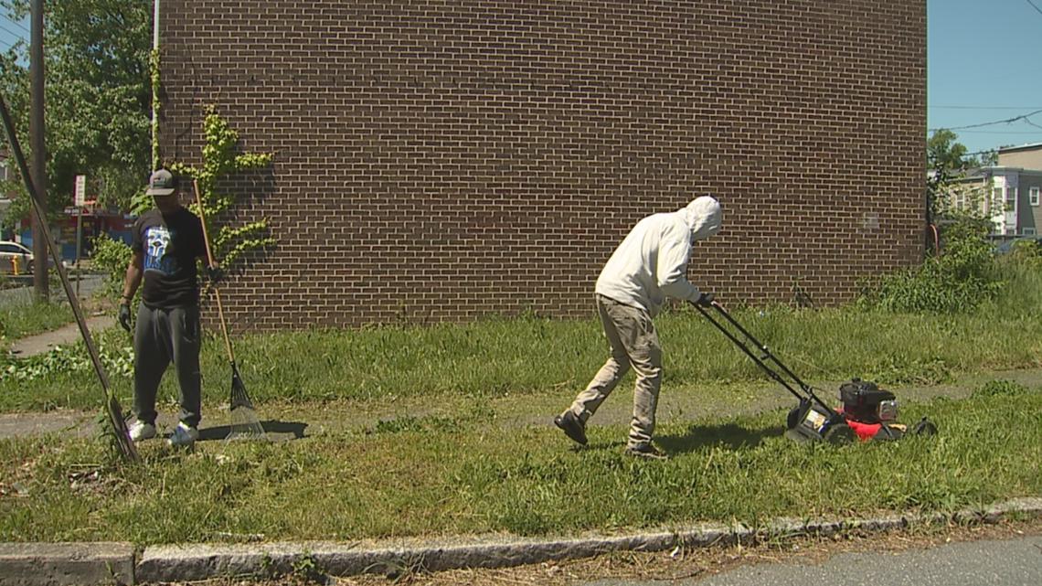 Community cleans up crime-plagued neighborhood following fatal shooting [Video]