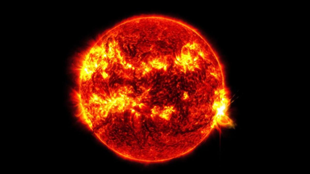 Sun shoots out biggest solar flare in nearly a decade, one week after blast triggered stunning sky show [Video]