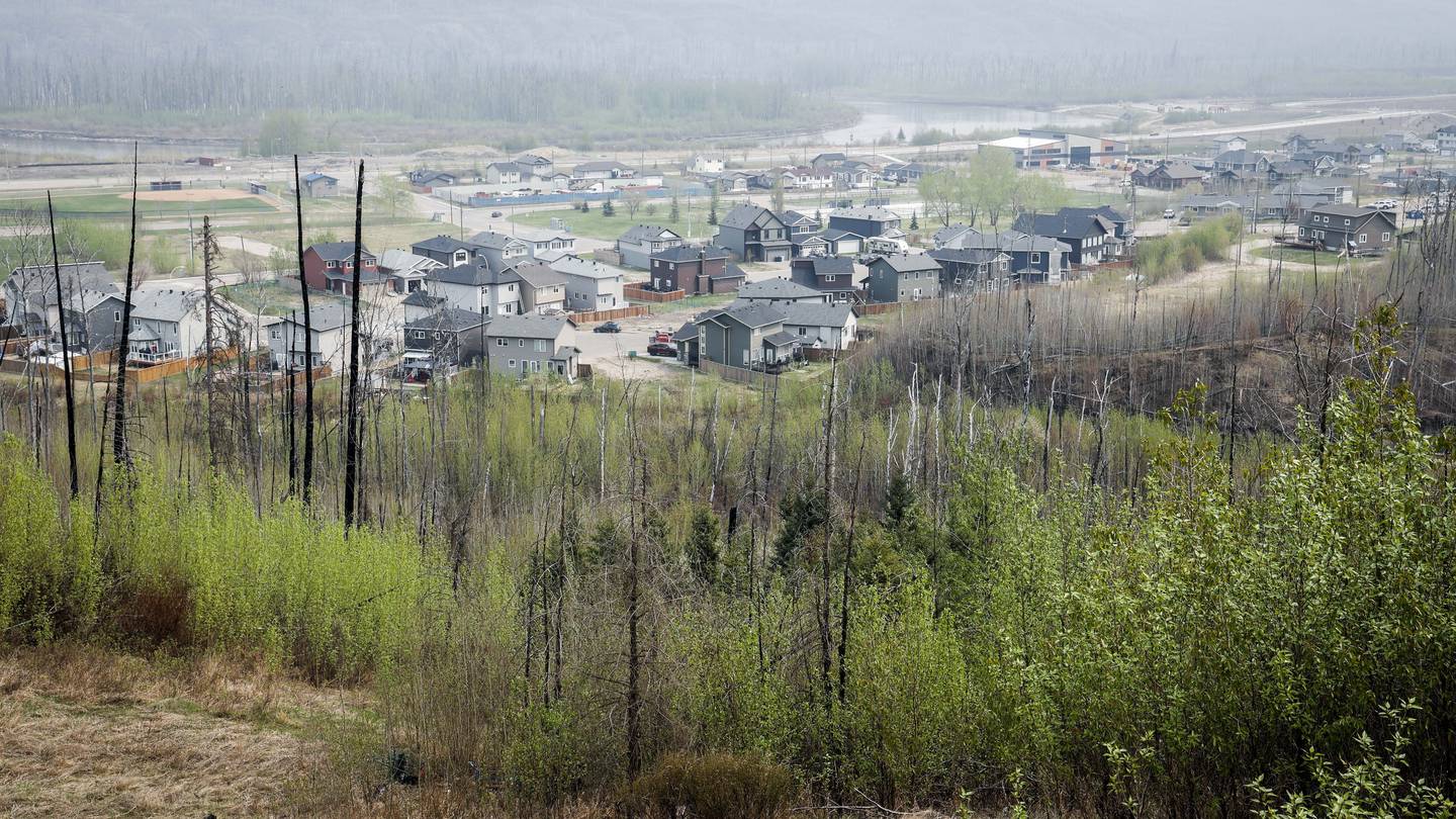 Canadians are hopeful shifting winds may push wildfire away from the oil sands hub of Fort McMurray  WHIO TV 7 and WHIO Radio [Video]