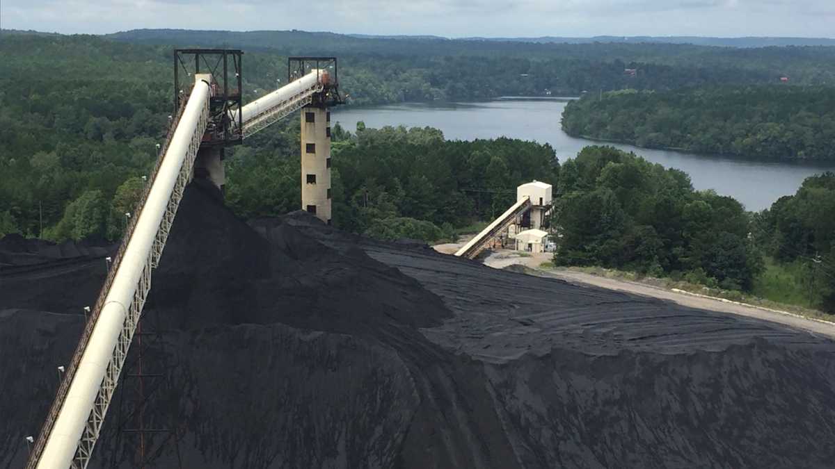 Federal environmental agency rejects Alabamas coal ash regulation plan [Video]