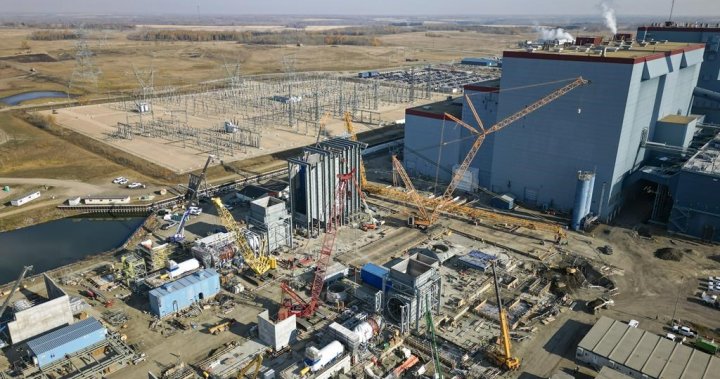 Carbon capture rollout lags as industry, feds at odds over who shoulders risk [Video]