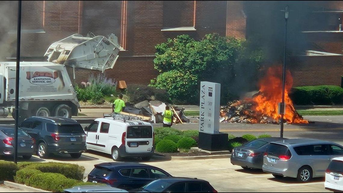 Lithium-ion battery sparks trash fire in Edwardsville [Video]