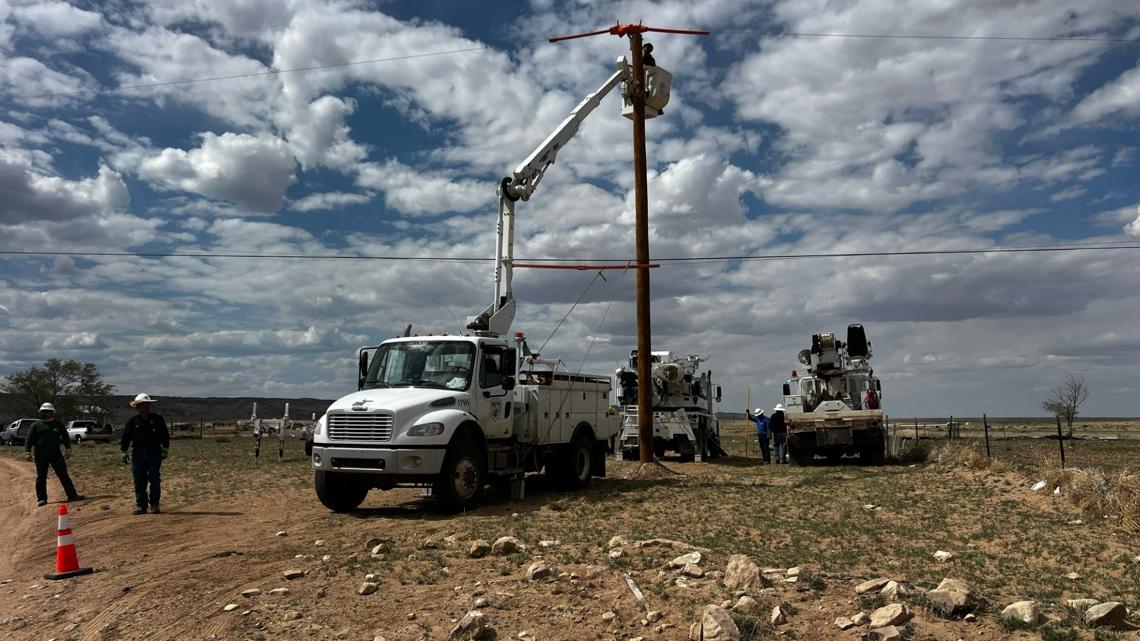 Austin Energy crews help bring power to Navajo Nation families [Video]