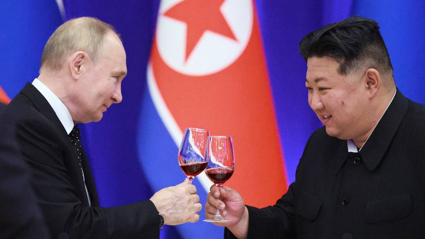 Putin and Kim Jong Un take a limo joyride, exchange gifts during Pyongyang summit  WPXI [Video]