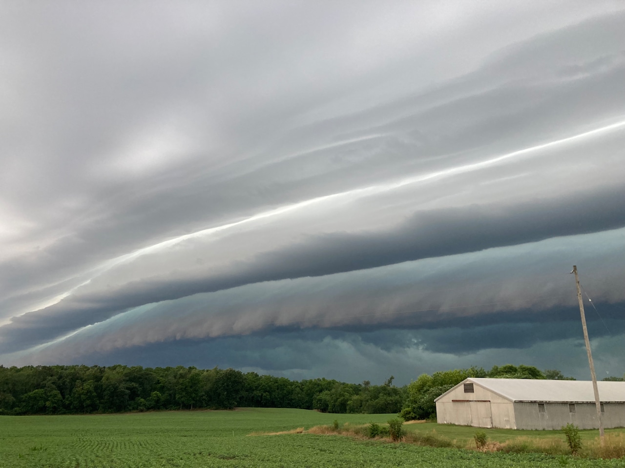 What caused these ominous shelf clouds to stretch across Michigan skies [Video]
