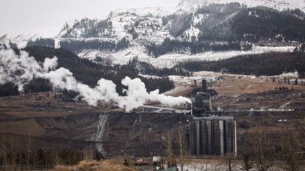 Teck closes sale of B.C. coal mining operations to Swiss company [Video]