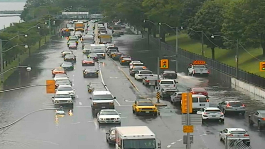 Toronto weather: Flooding reported after heavy rain [Video]