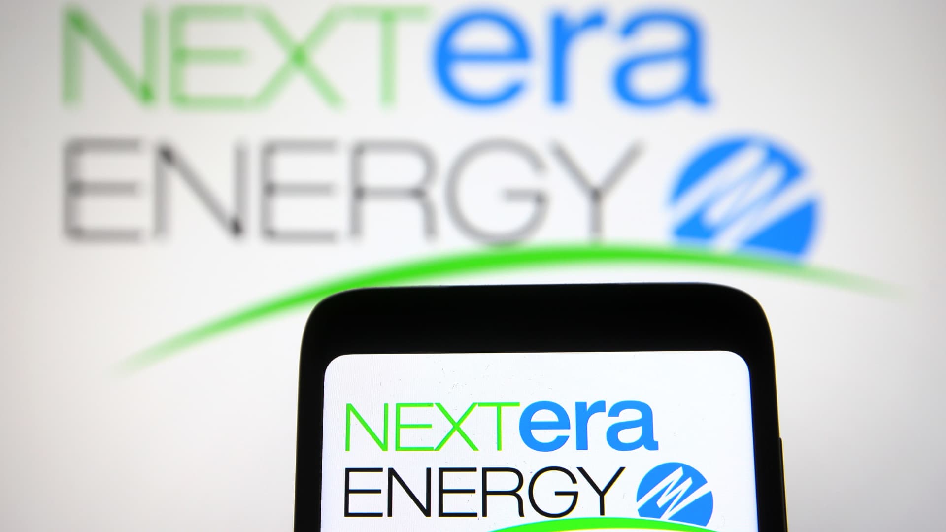 NextEra weighs restarting Iowa nuclear plant amid demand for carbon-free energy [Video]