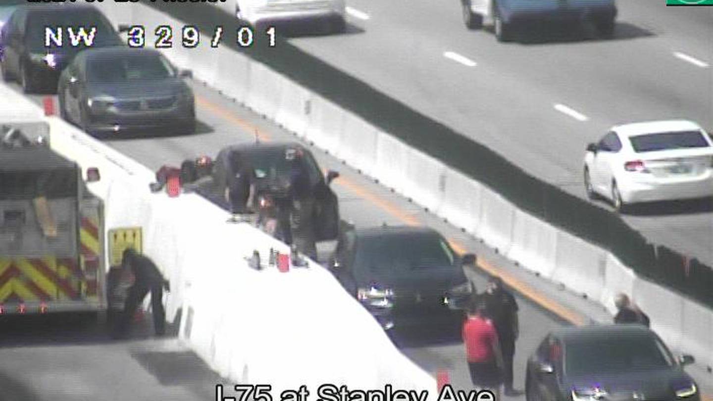 Crash blocking traffic on I-75 contraflow lane clears  WHIO TV 7 and WHIO Radio [Video]
