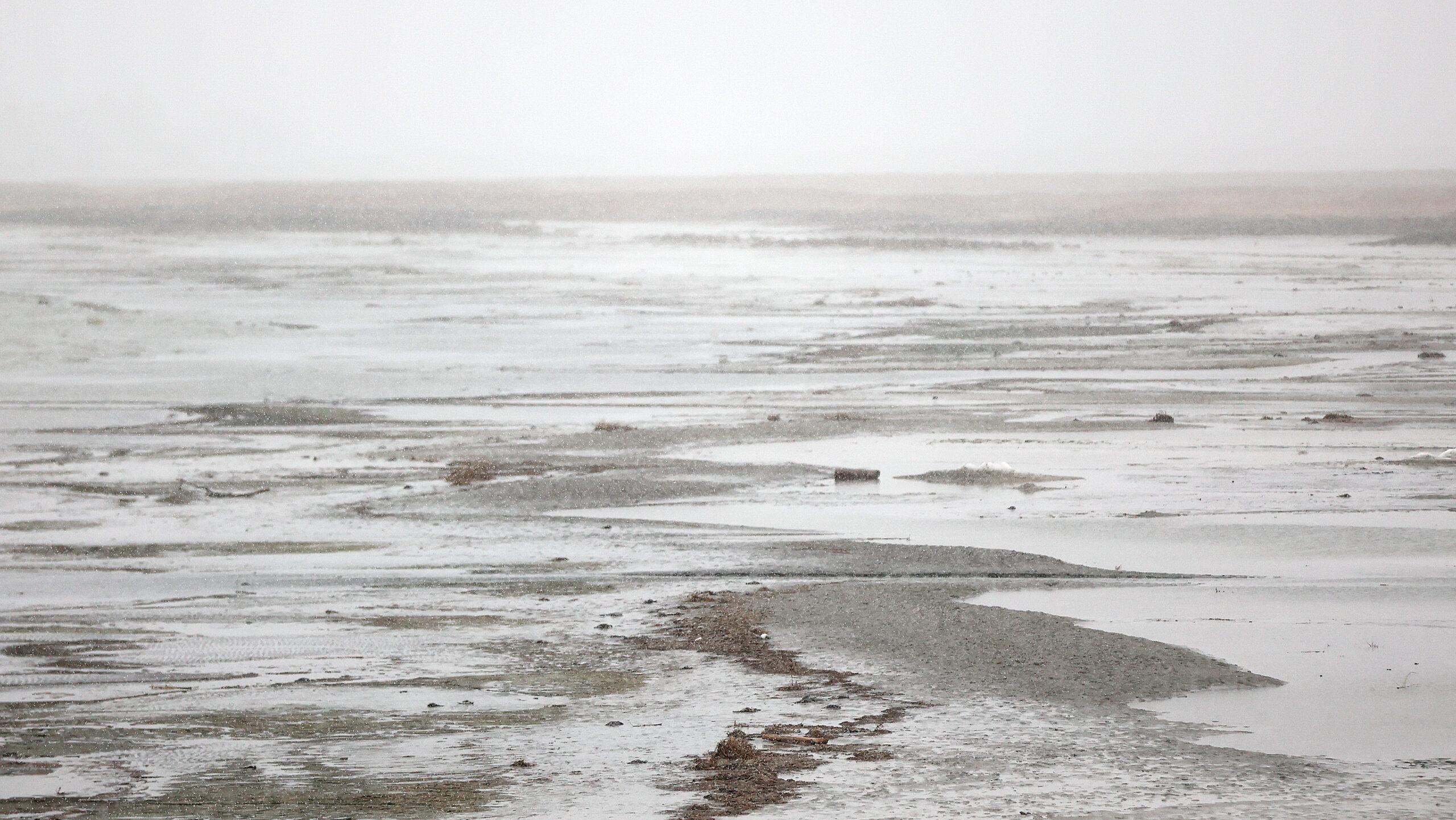 The exposed lakebed of the Great Salt Lake contributes to global warming, study finds [Video]