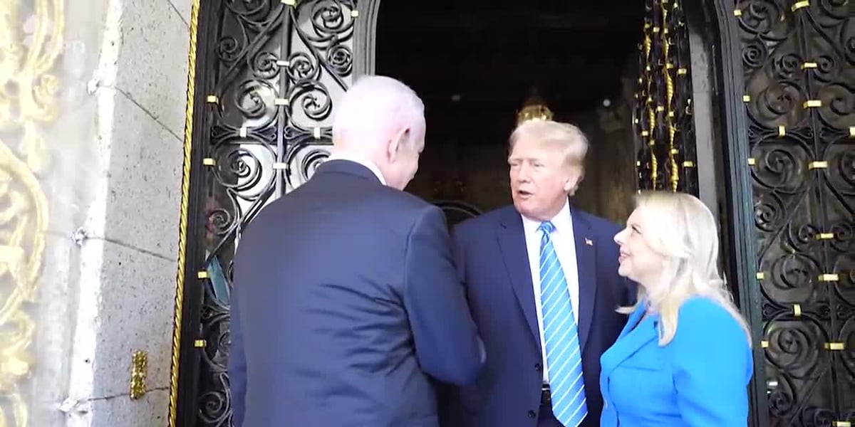 Trump greets Netanyahu and wife at Mar-a-Lago [Video]